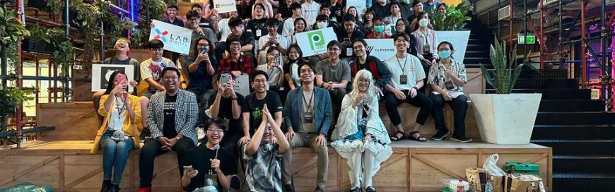 คุณไพบูลย์ พนัสบดี นายกสมาคมโปรแกรมเมอร์ไทย ได้เข้าร่วมเป็นหนึ่งในกรรมการตัดสินในงาน Bangkok Open Source Hackathon