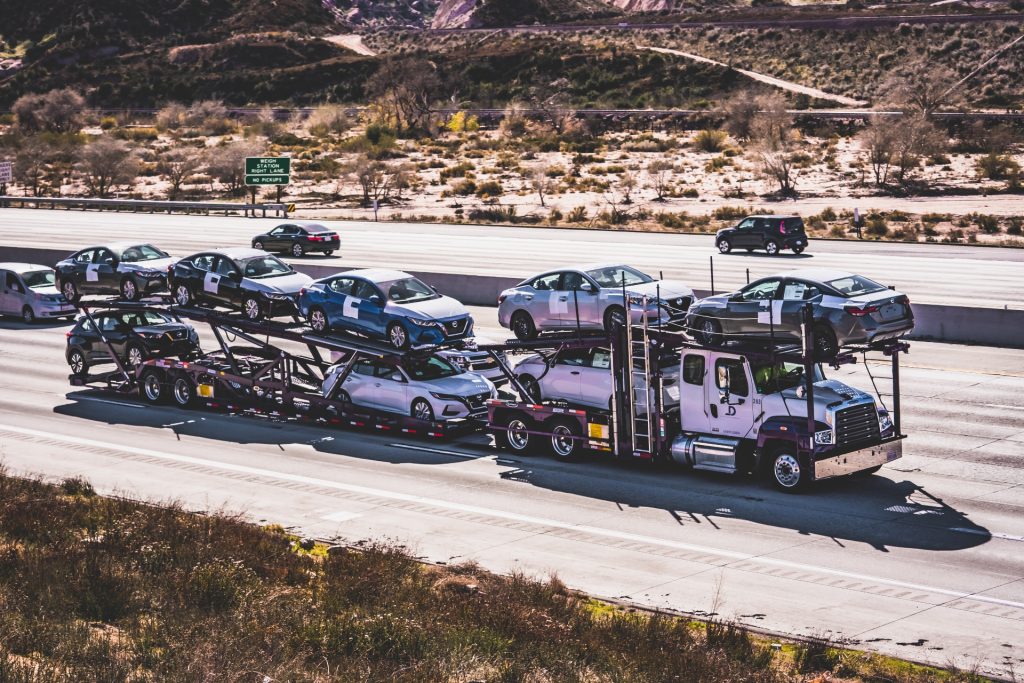 Trucks Jurupa Valley, Los Angeles, Riverside Deluxe Auto Carriers, Inc