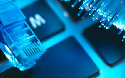 Choosing Between Fiber to the Desktop (FTTD) and High-End Copper Cabling (CAT7/CAT8)