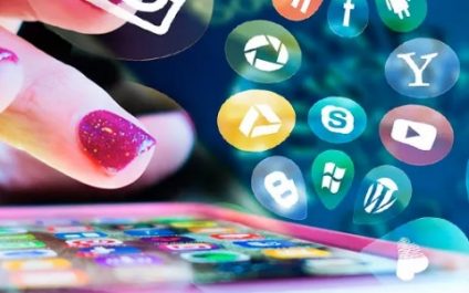 Is “The Algorithm” A Threat to Data Privacy?