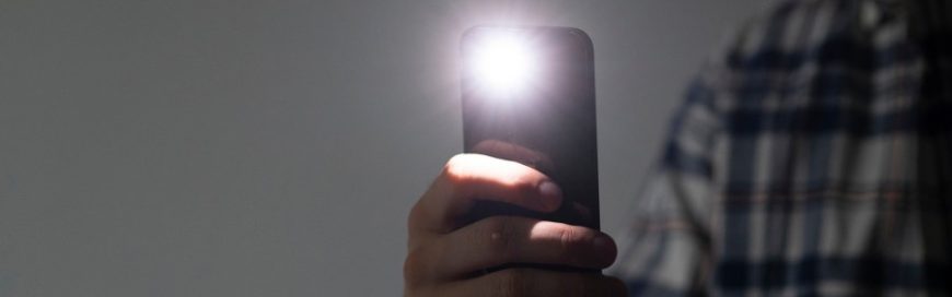 iOS 26 camera flash: When to use each setting for the best results