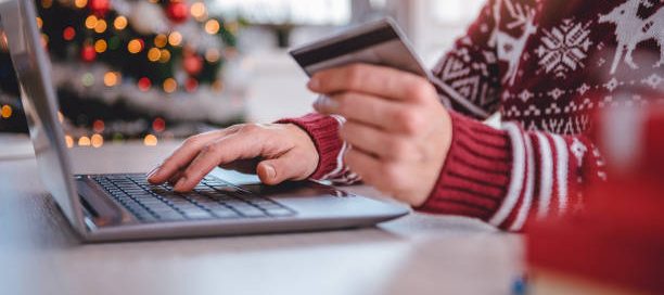 How To Manage Risk and Online Scams During the Holidays