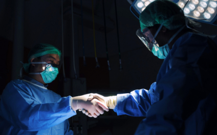 Is there a difference between orthopedic spine surgeons and neurosurgeons?
