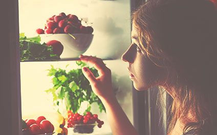 4 Simple Tips to Kick Your Late-Night Snacking Habit
